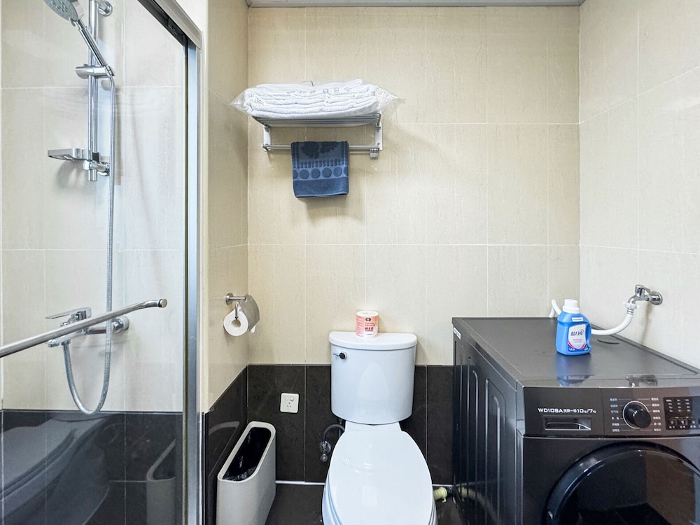 Tyms 3BR 2BA Apt Near Stadium Line 1 4