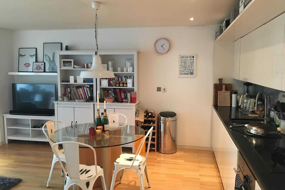 Modern 3 Bedroom Apartment in Paddington