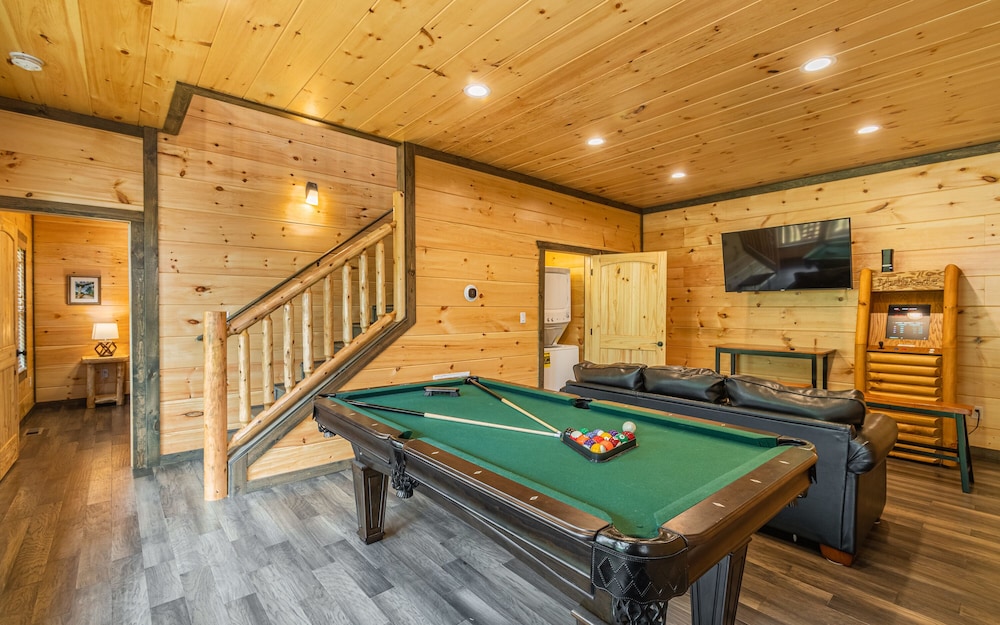 Serene Mountain Retreat 3BR Haven in Gatlinburg