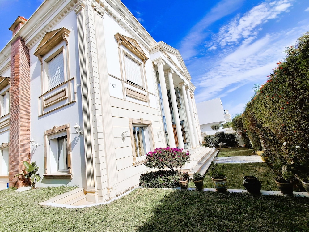 L'Orchidée - Luxury Suites