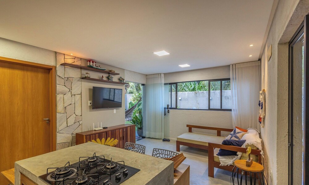 House w/ Pool 140m From the Beach Clb0002