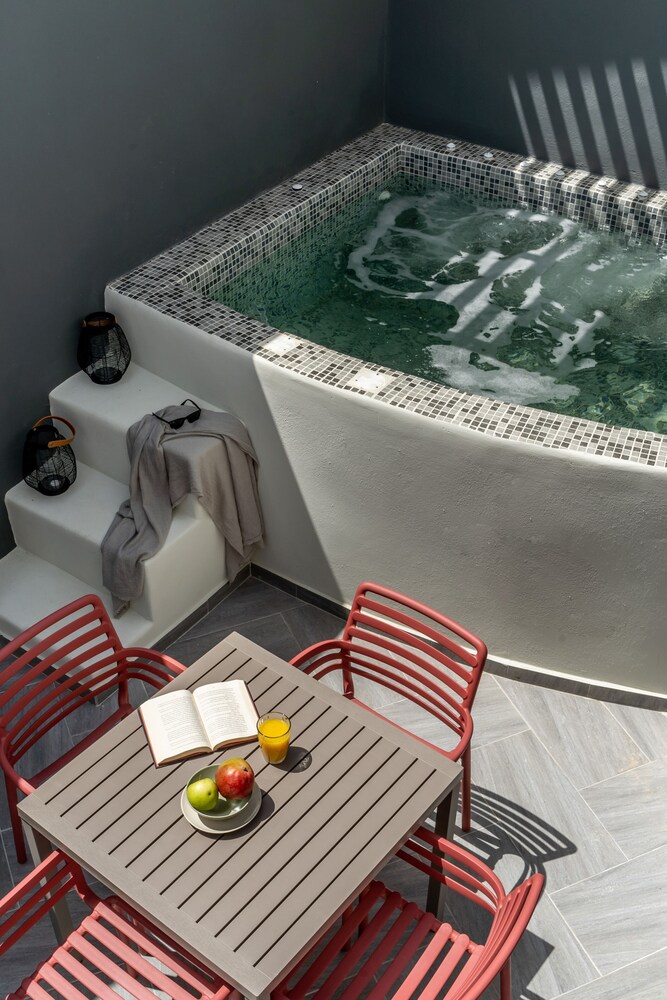 Wine and Yard Caves photo 5