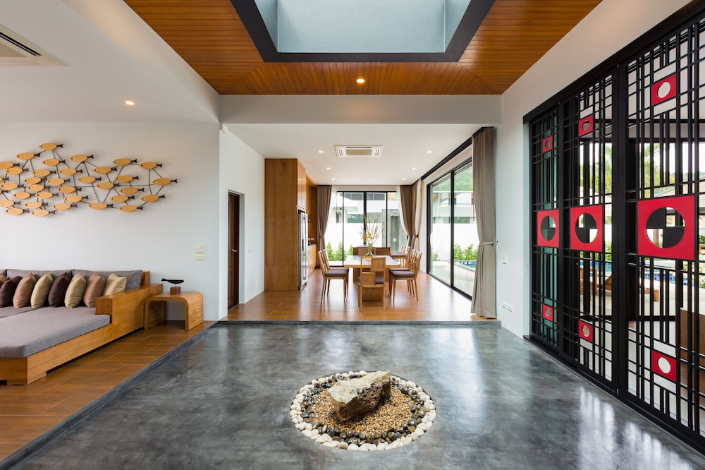 Nai Harn Baan-Bua Villas
