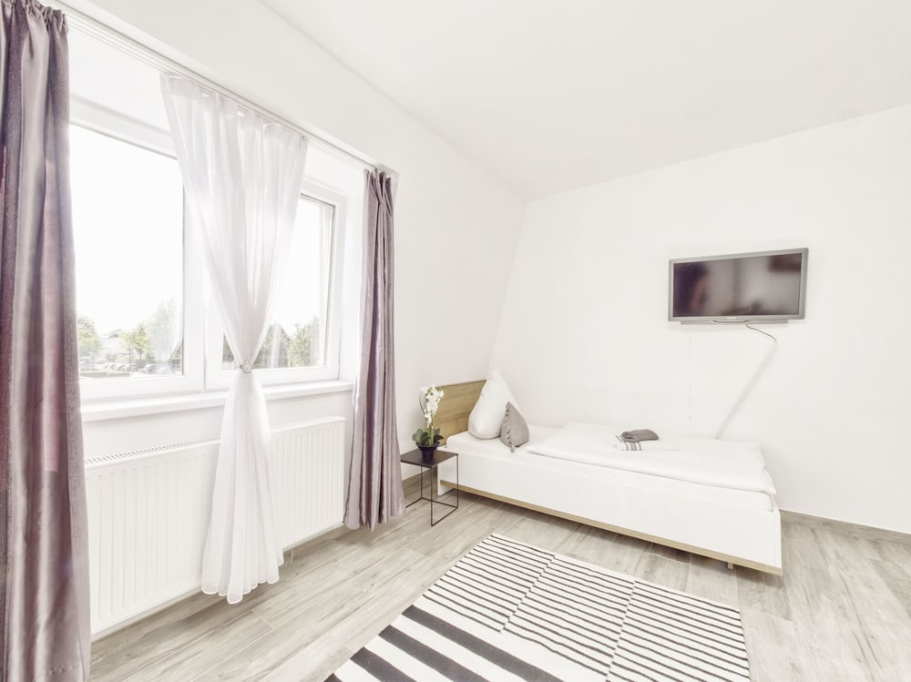 Amanda Hostel