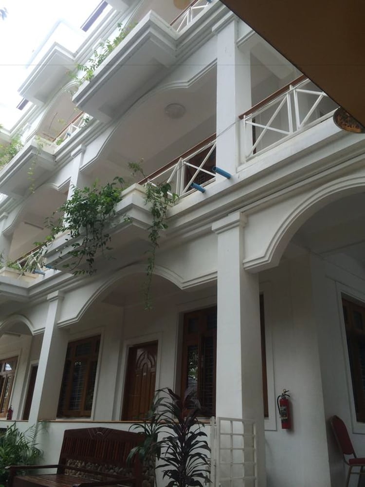 Ma Ma Guest House