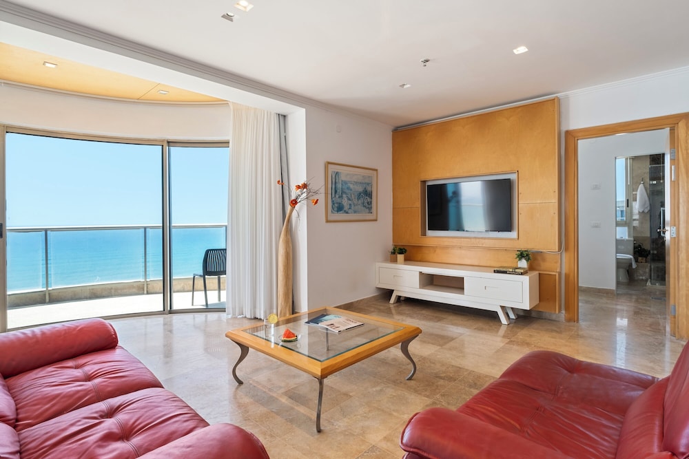 HaCarmel Beach Penthouse by Sea N Rent