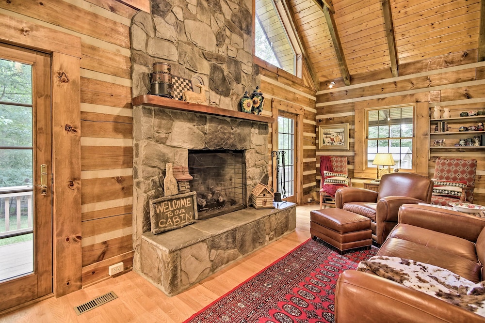 Creekside Berkeley Springs Cabin on 35 Acres! - Property Image 10