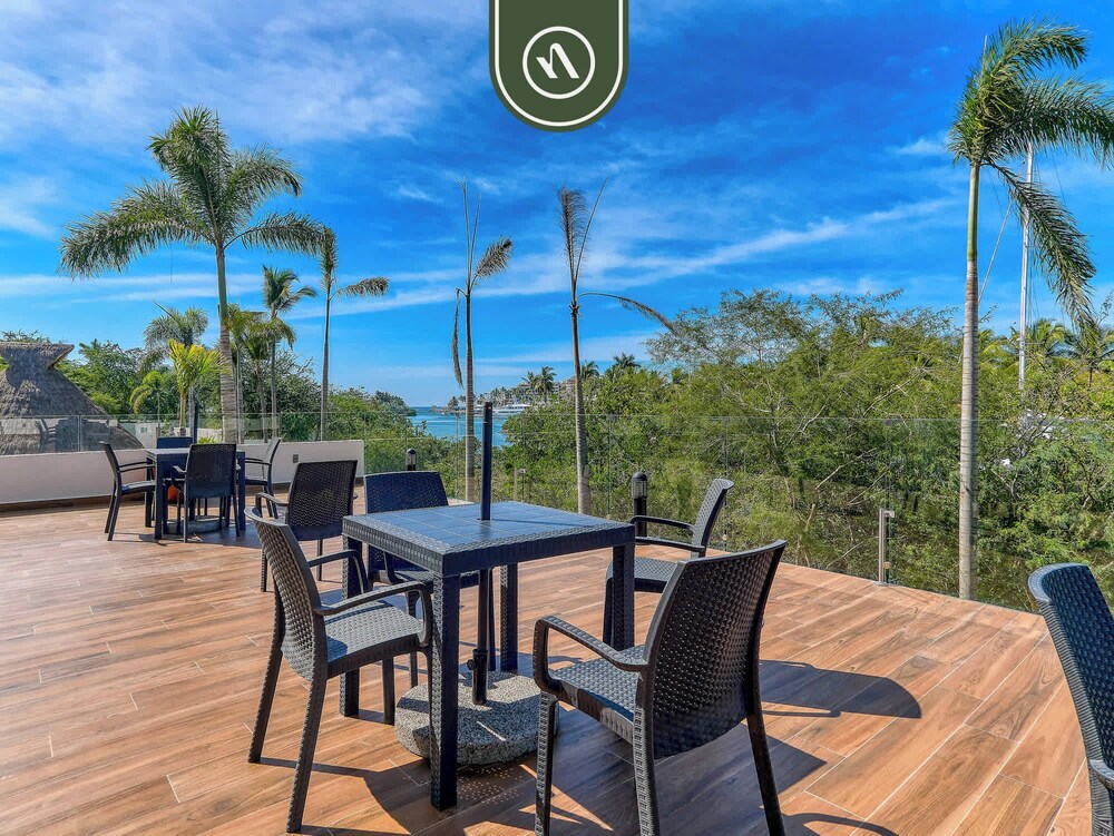 Brand New 1 BR Condo - Pool - Jacuzzi - Gym