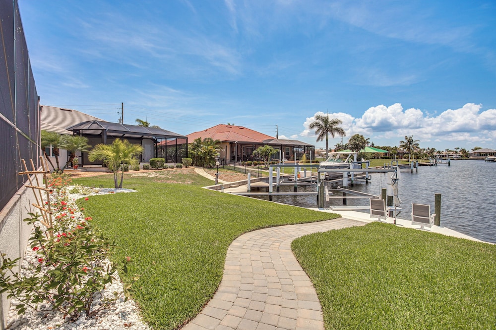 Sunset Views, Dock: Canalfront Home in Punta Gorda