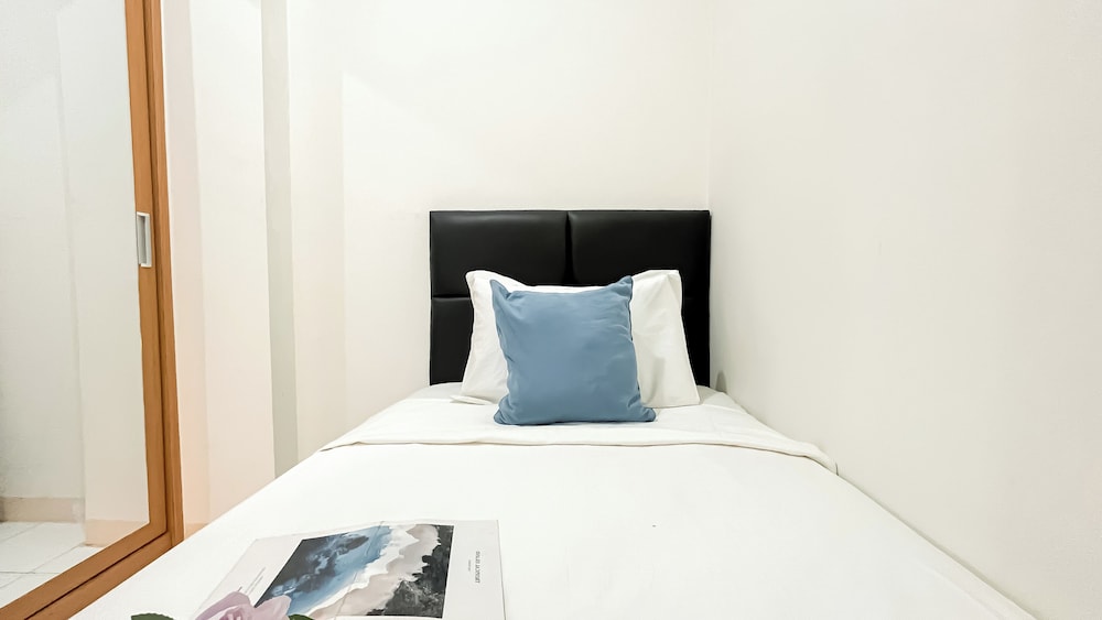 Minimalist 2Br Apartment At Podomoro Golf View