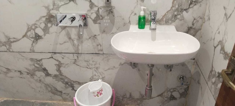 Hotel B K Stay