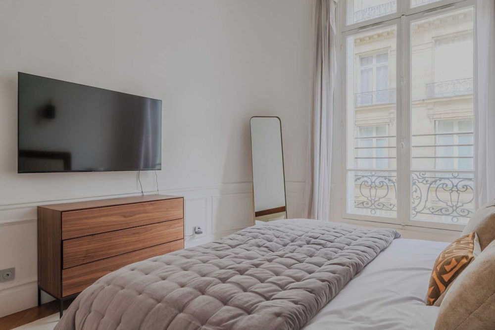 Spacious Apartment - 5br/12p - Chaillot