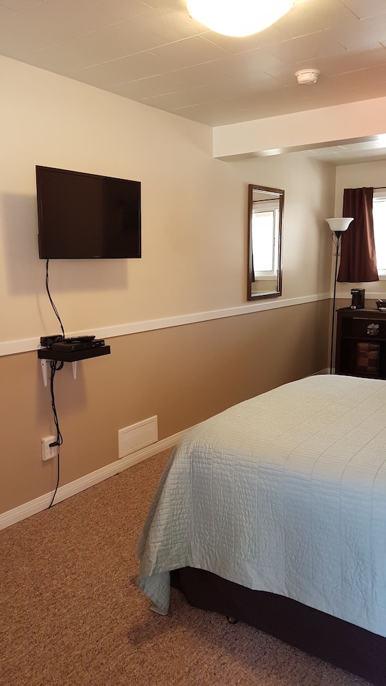 Rivermount Motel Campground and RV Park