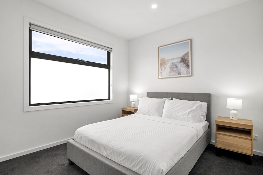 Relaxing Family Townhouse Near Melbourne's