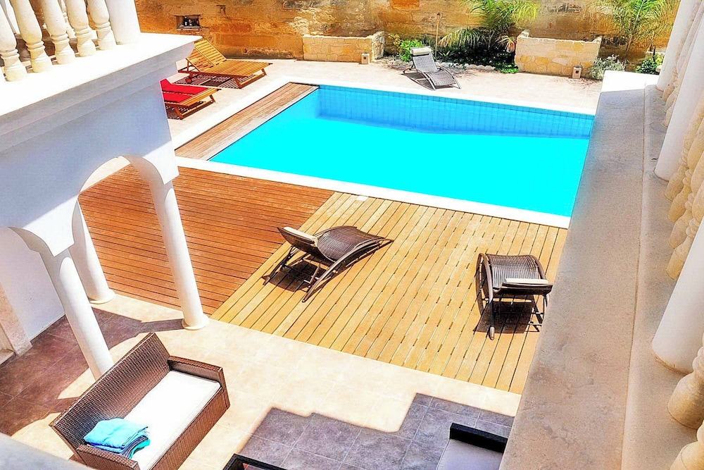 Mansion View