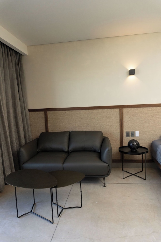 Hotel Zuma Colony