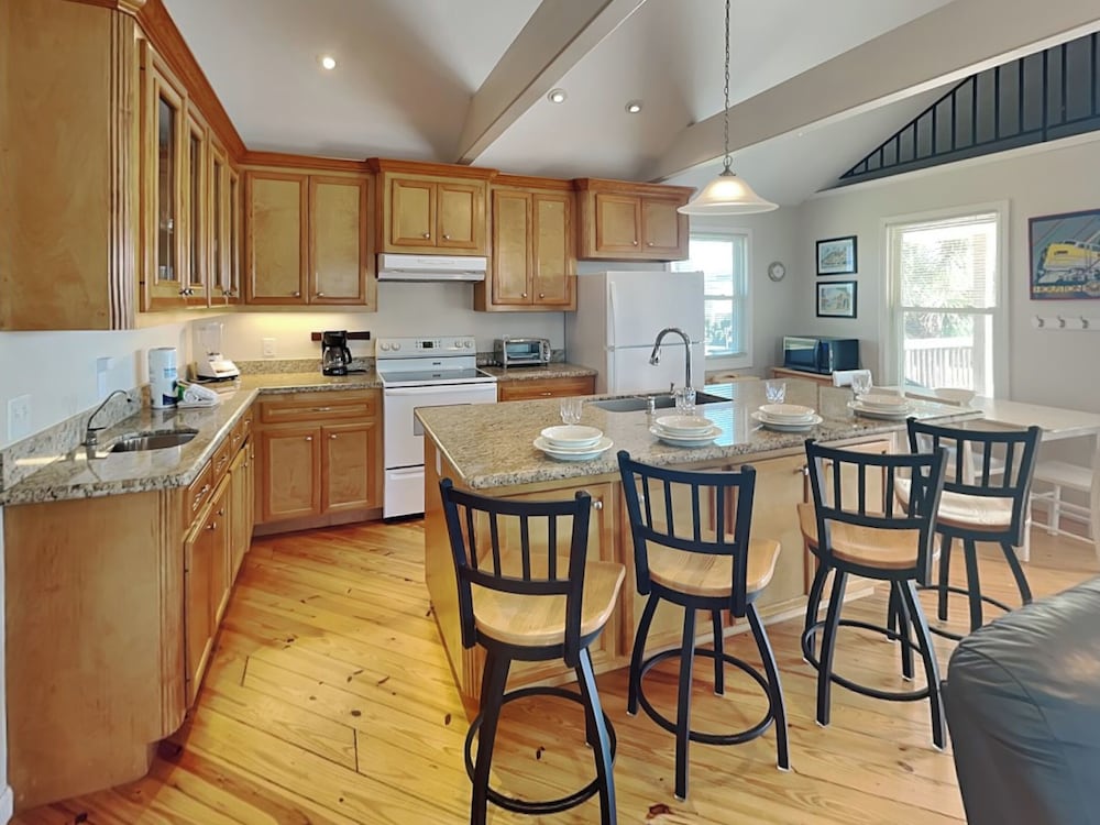 Beach Oasis by Ryson Vacation Rentals
