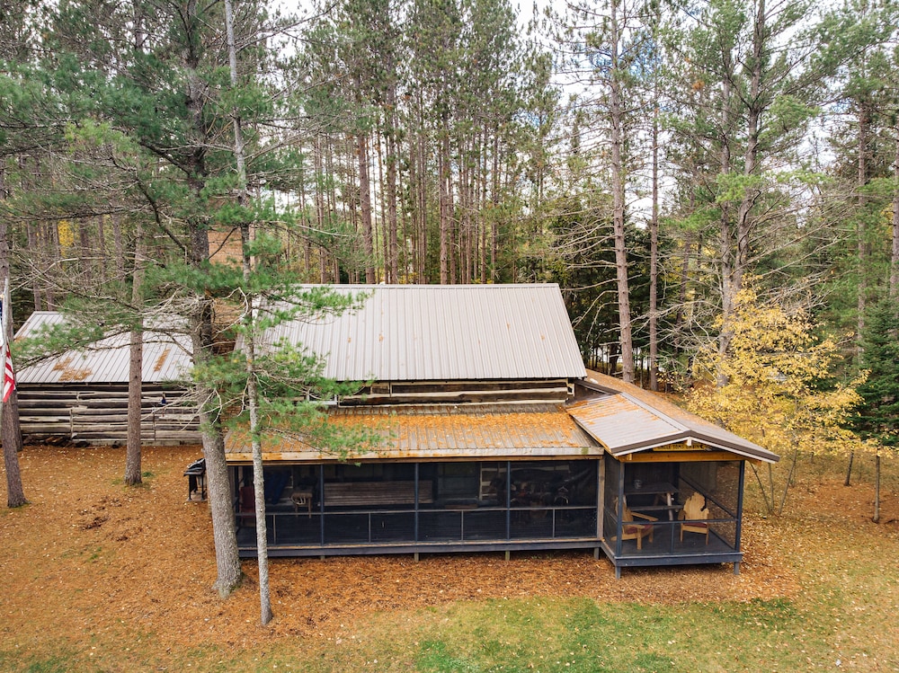 Uncle Tom's 3BDR Cabin For Nature Lover view 5