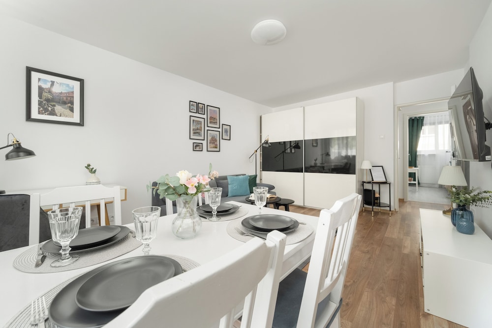 Apartment at the Market by Renters