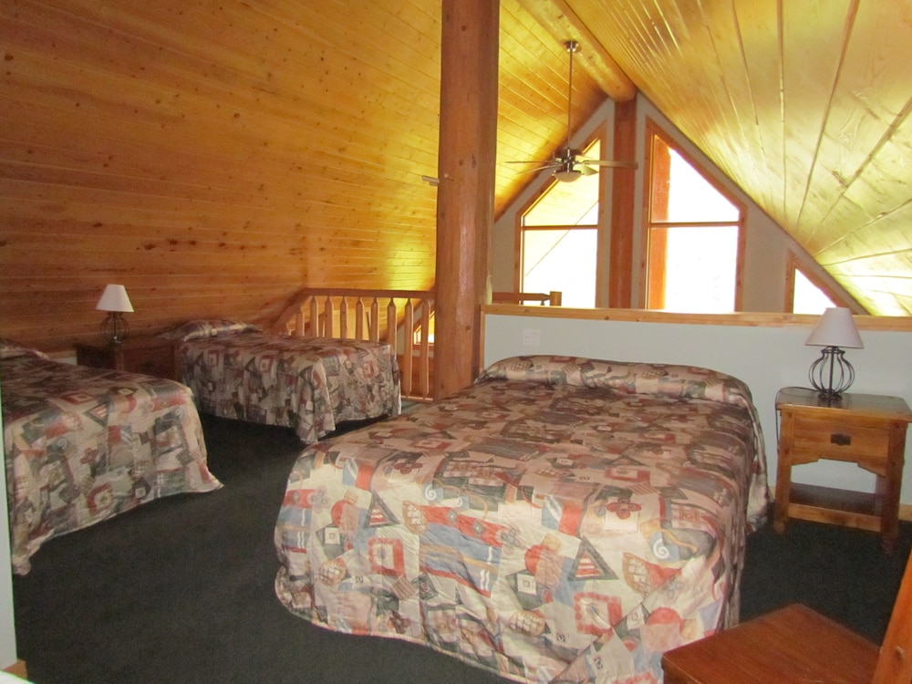 Chancellor Peak Chalets - Image 2