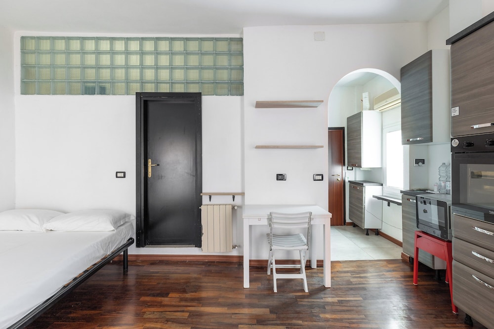 Studio Malcontenti con terrazzo