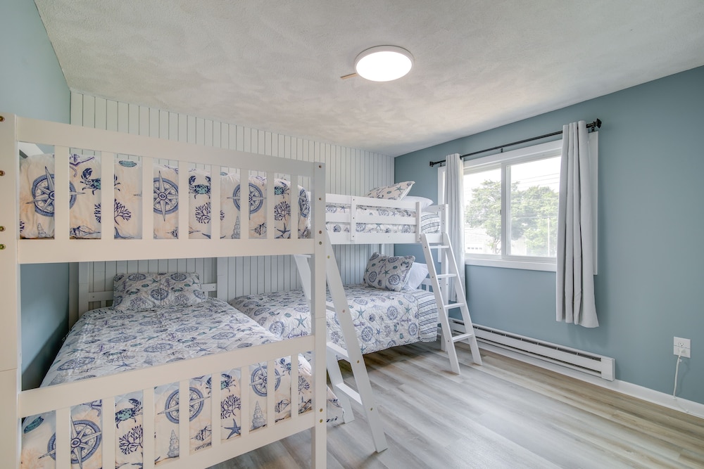 Serene Mattapoisett Home w/ Private Beach Access!