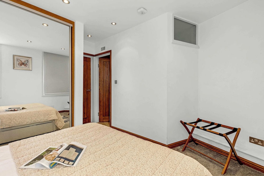 Lovely 1 Bed Home With Garden