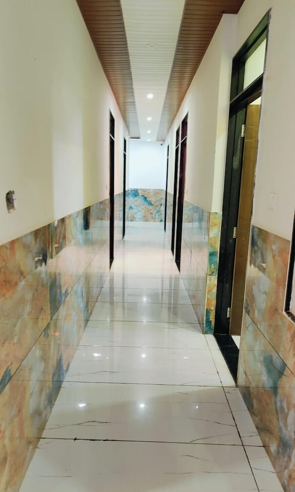 Ram Basant Hotel & Resturant