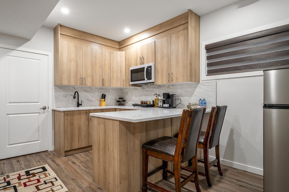 Affordable Long-term Stays Welcome 1BR Suite