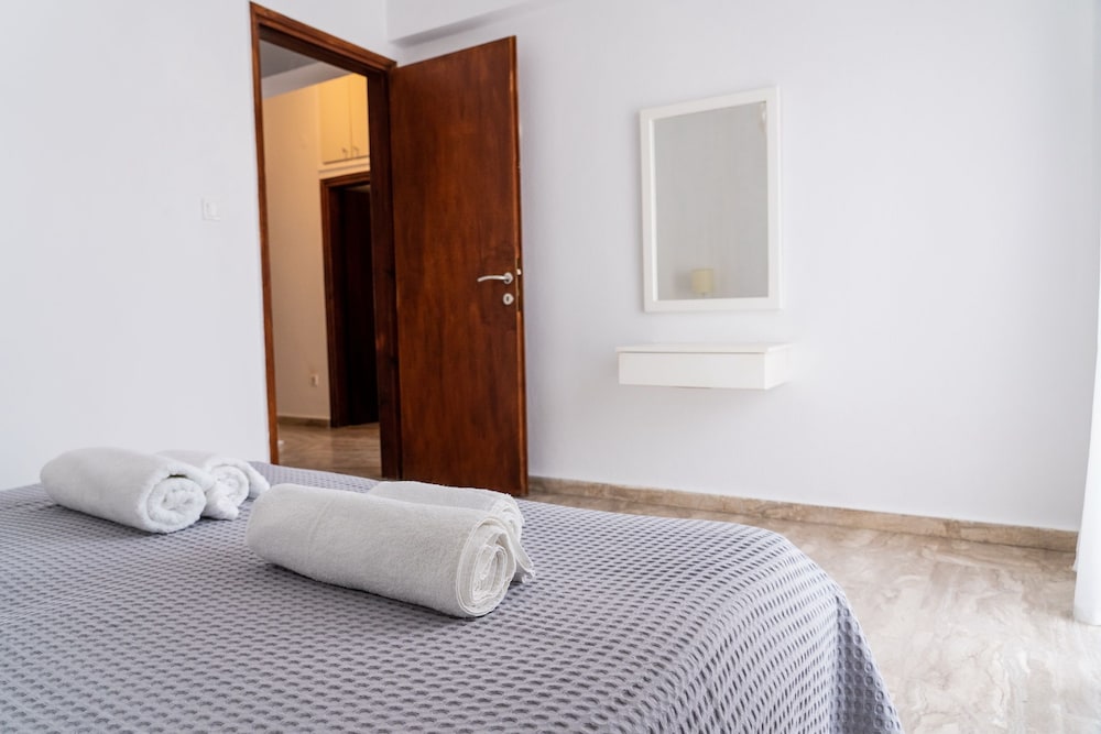 Zennova Aelia Apartments 7 photo 5