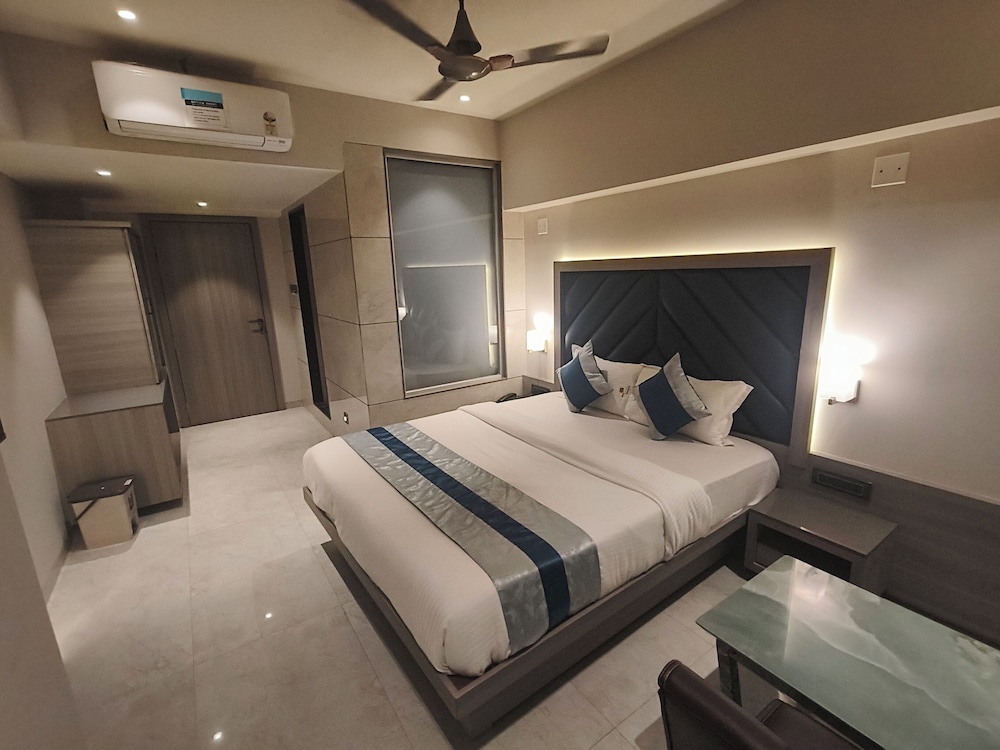 Hotel Nakshatra Residency