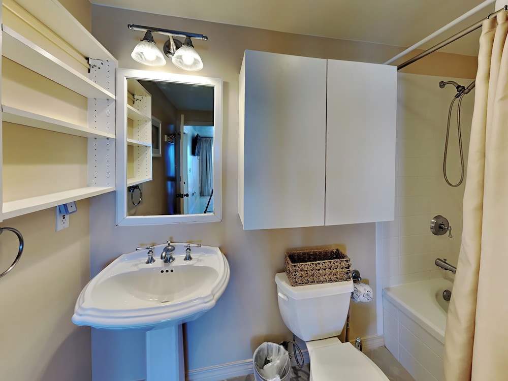 Emerald Isle #1108 by Southern Vacation Rentals