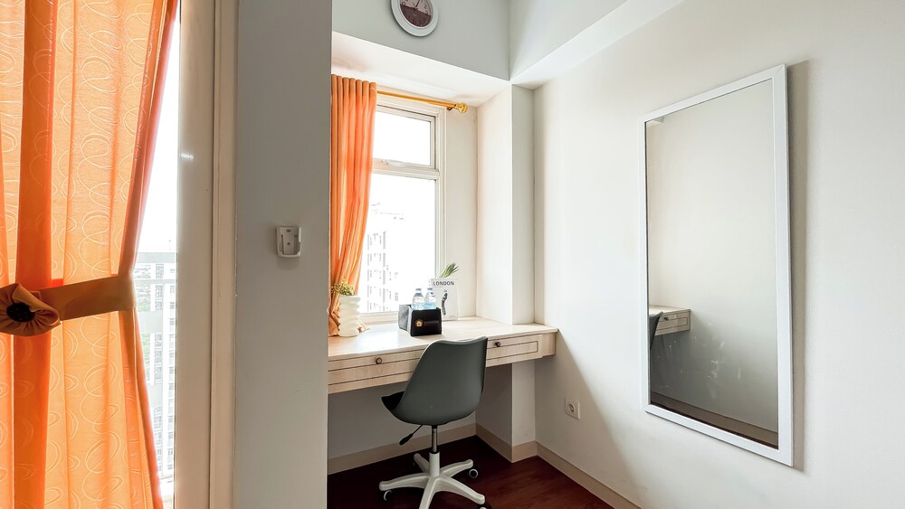 Cozy Studio Apartment Near Binus At Springlake Summarecon Bekasi