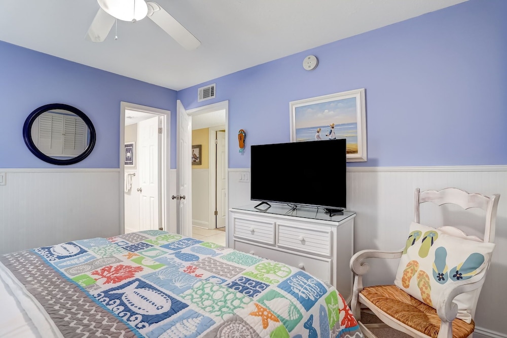 Ketch Courtyard 405 2 Bedroom Condo