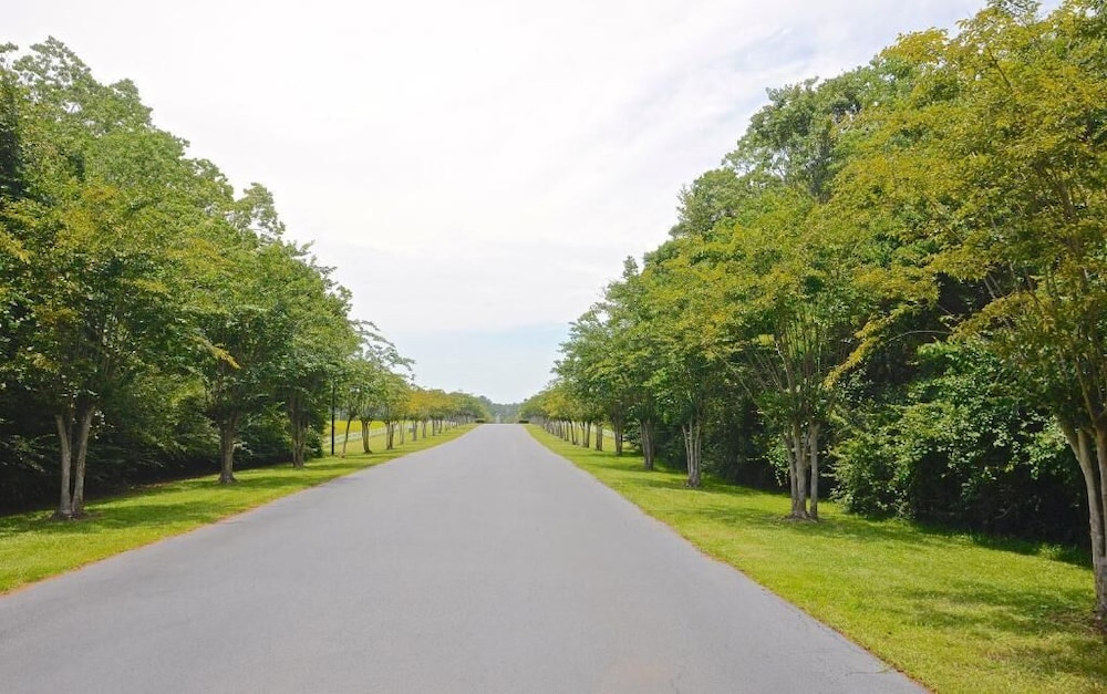 Charming Condo With Luxe Amenities Less Than 10 Minutes From the Beach