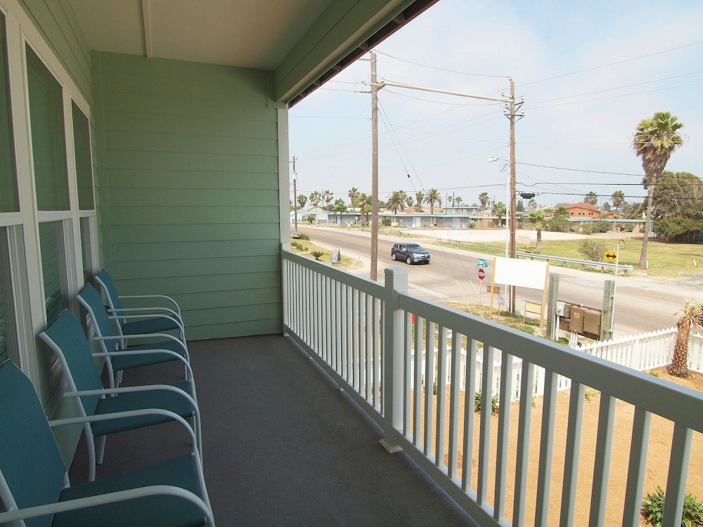 Beach Club Clubhouse 4