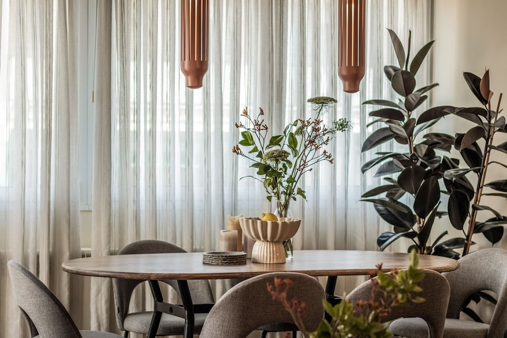 Casoria - 3 Bedrooms and Terrace in Trafalgar