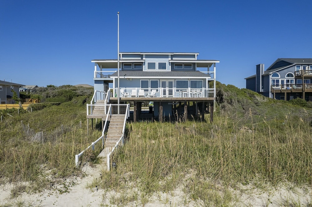 The Hanner 4 Bedroom Home by RedAwning view 4