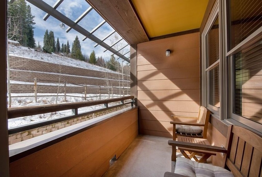 Zephyr Mountain Lodge Condos