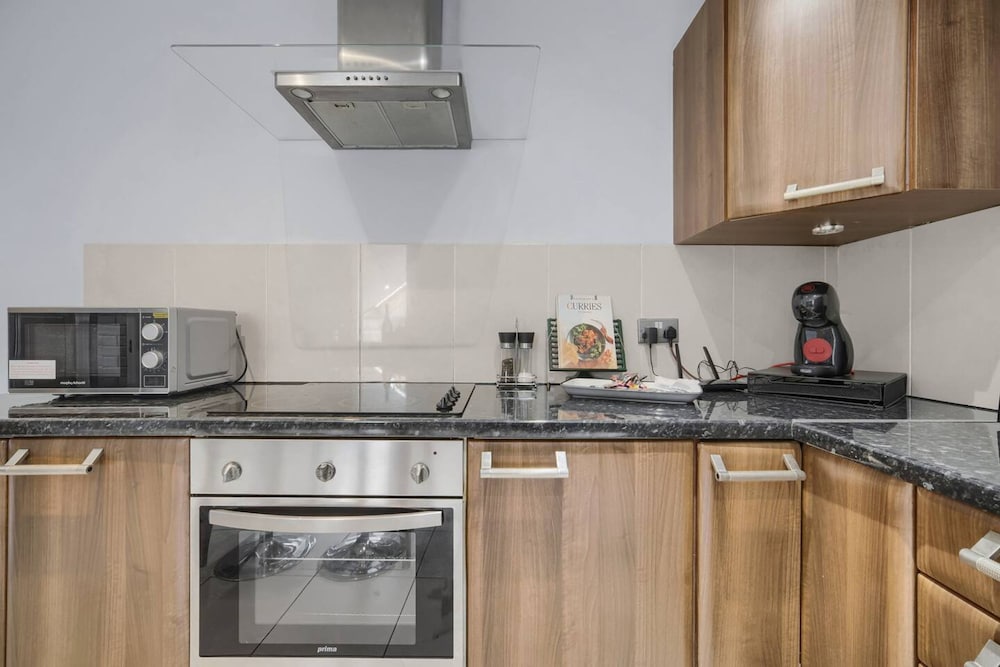 Luxury Penthouse Suite - Swansea Central - Beach