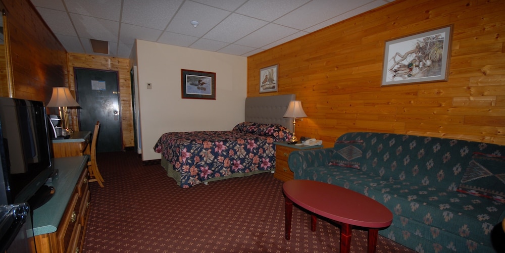 Pinewood Motor Inn