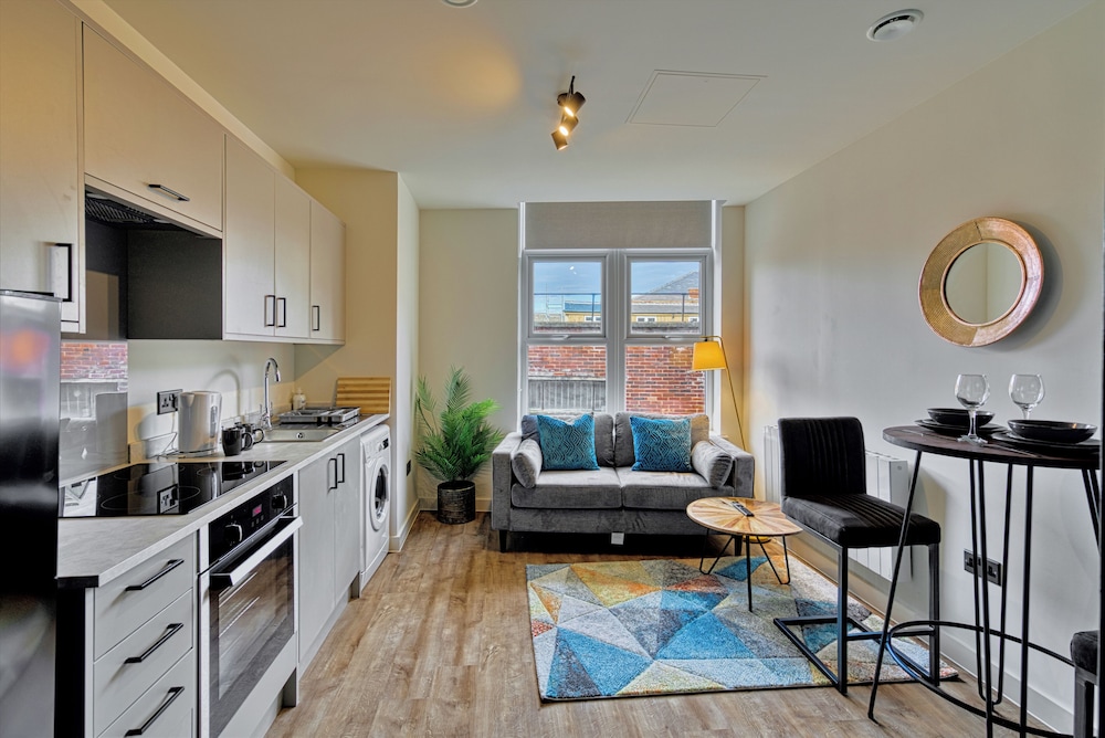 Renaissance House Apartments