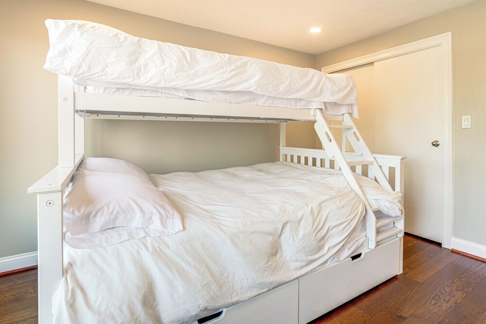 1 Mi to Millyard District: Unit w/ Furnished Porch