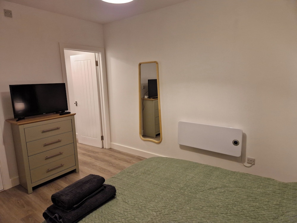 Cozy Apartment at Highbanks The Annex
