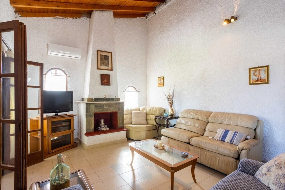 Seaside Retreat for Families and Pets view 5