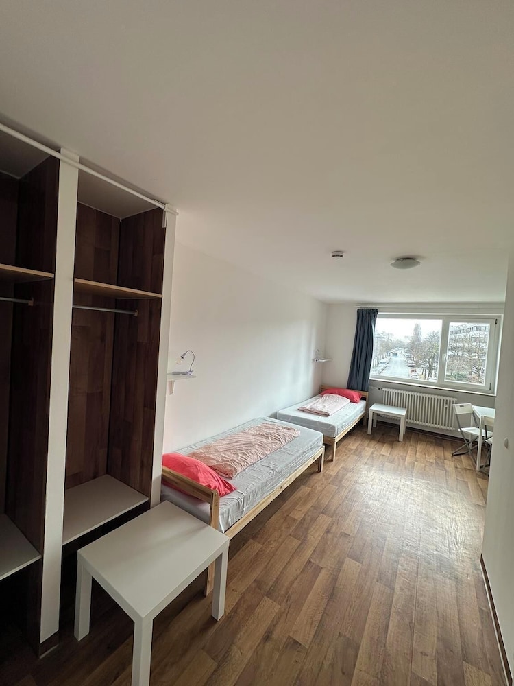 2-Rent Group Hostel Apartments HAN53