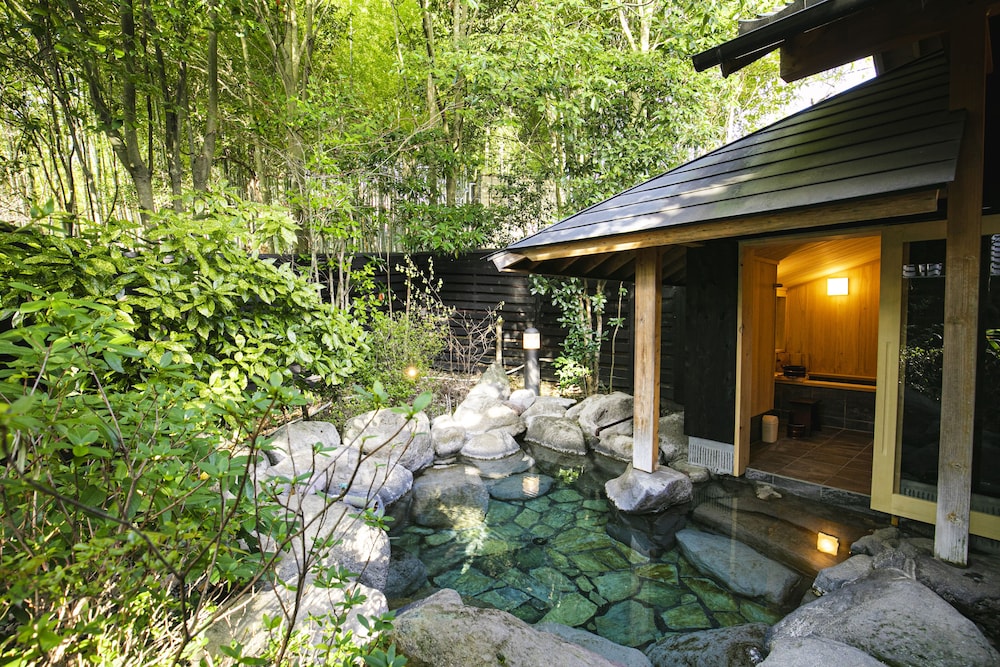 Yufuin Baien Garden Resort