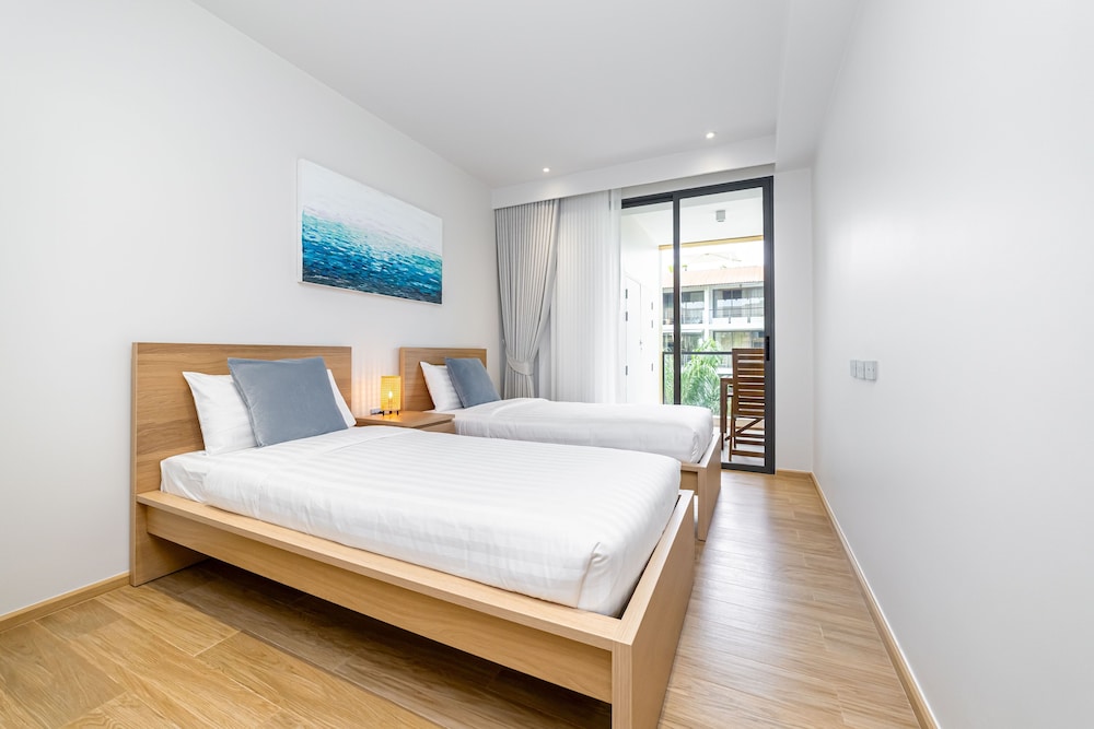 Seaside 2BR 200 m to BangTao beach