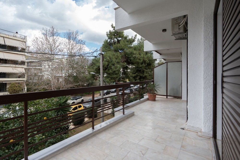 LIV - Seaside Getaway in Glyfada