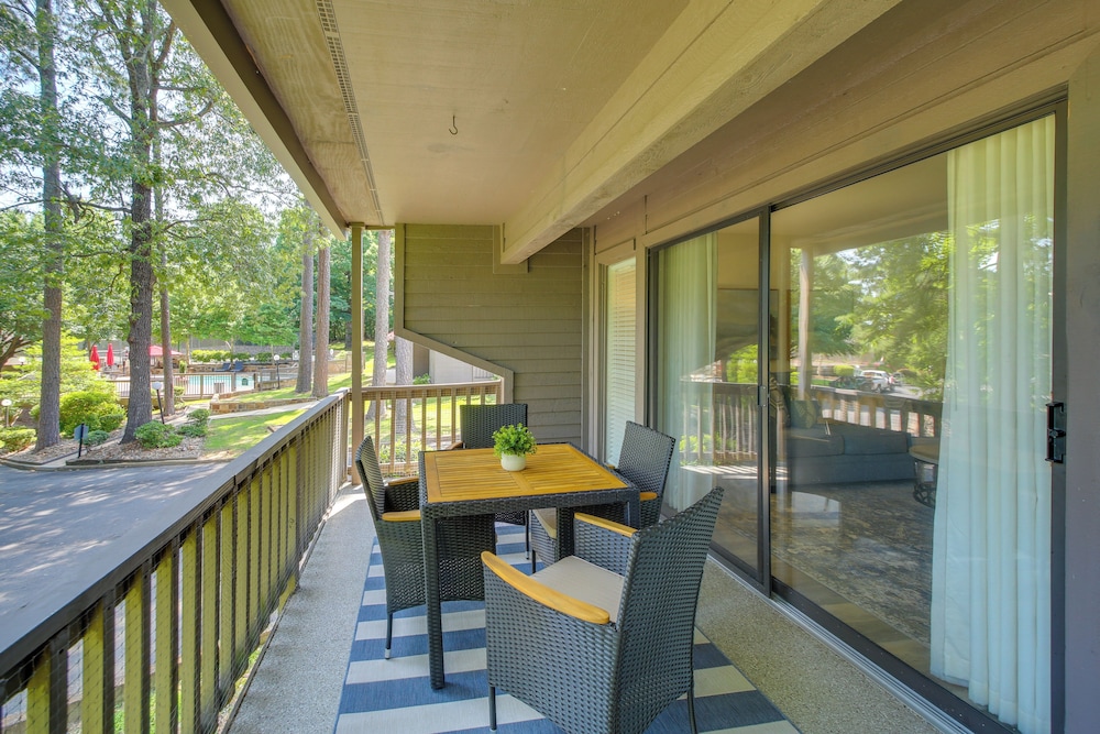 1 Mi to Boating: Pool-view Haven in Lake Hamilton!